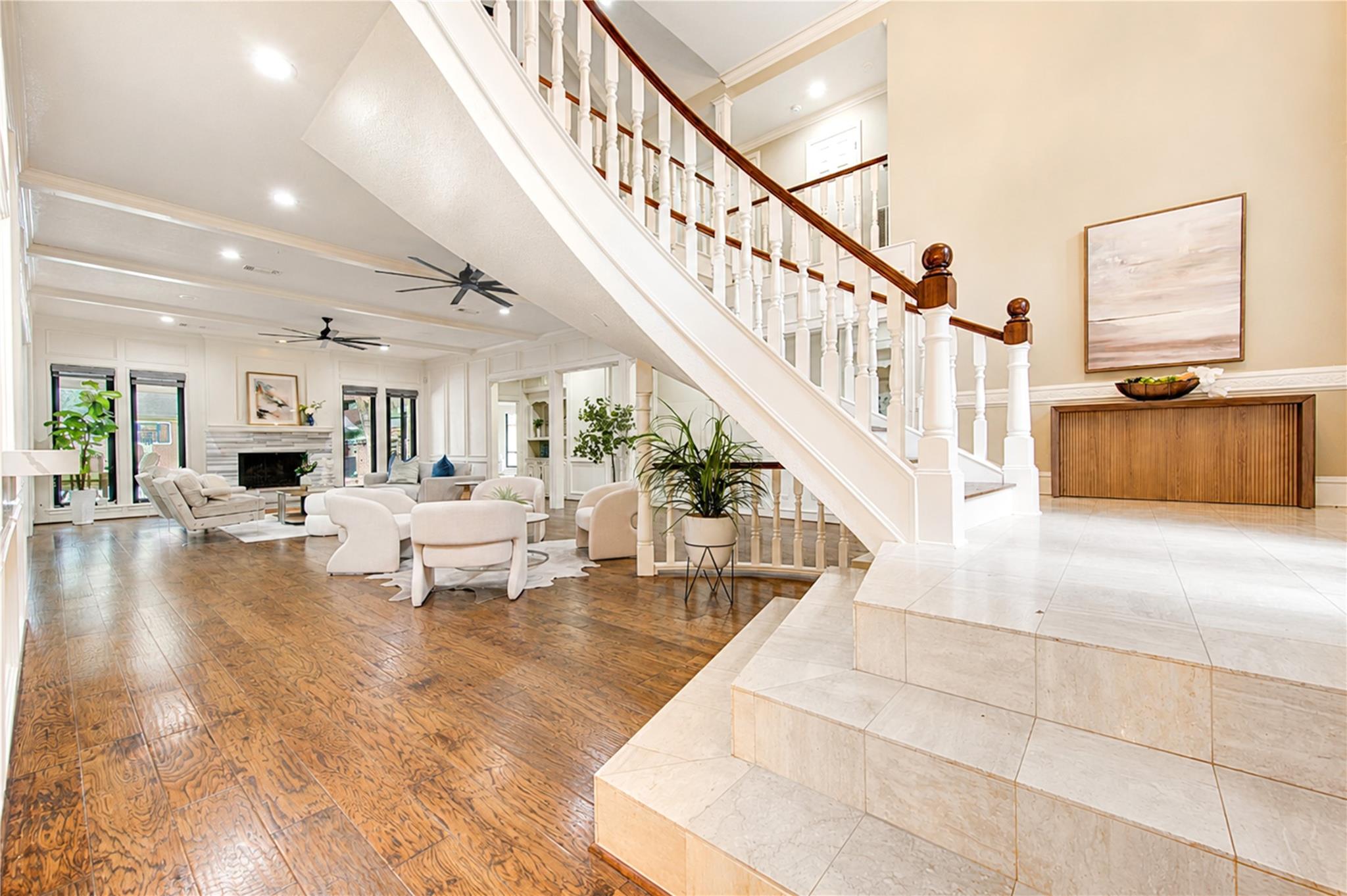 Spacious living room at 19822 Summerset Way