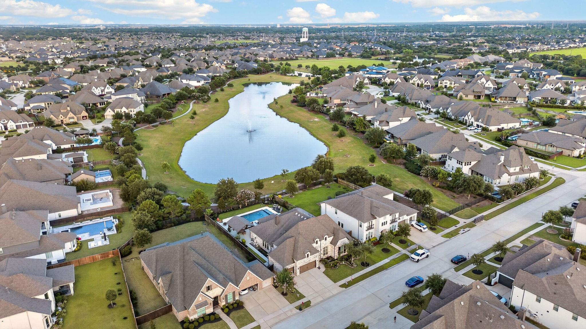 Waterfront setting behind 2710 Merlin Way
