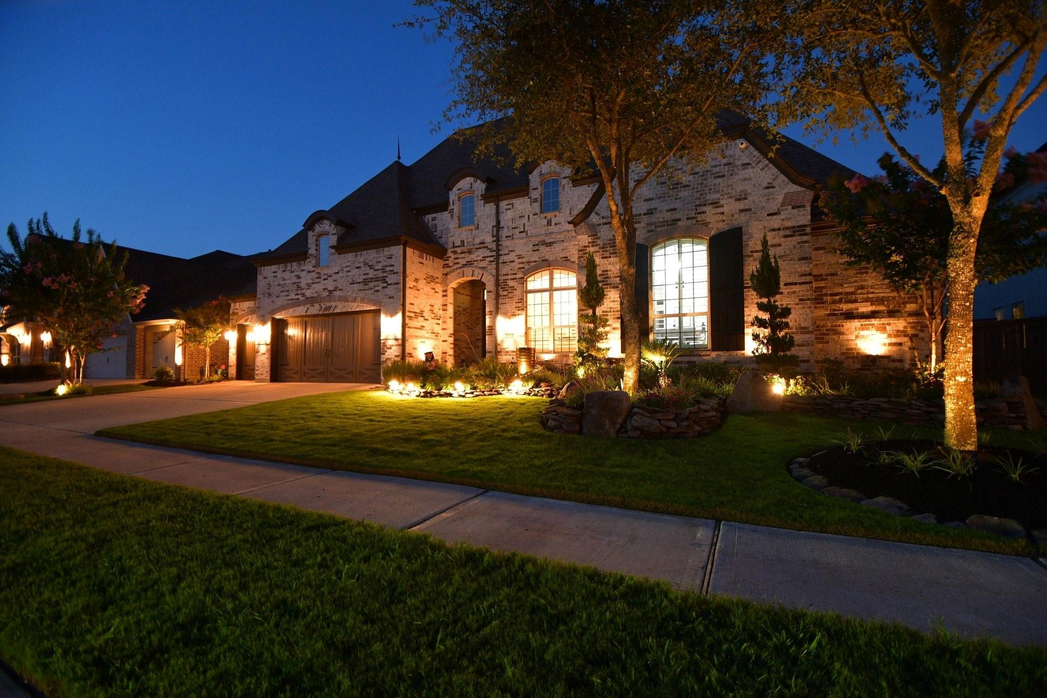 Evening exterior of 2710 Merlin Way