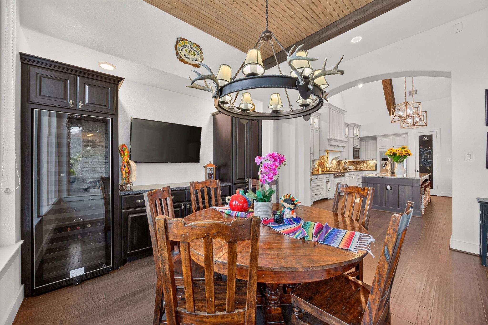 Casual dining area with backyard views at 2710 Merlin Way