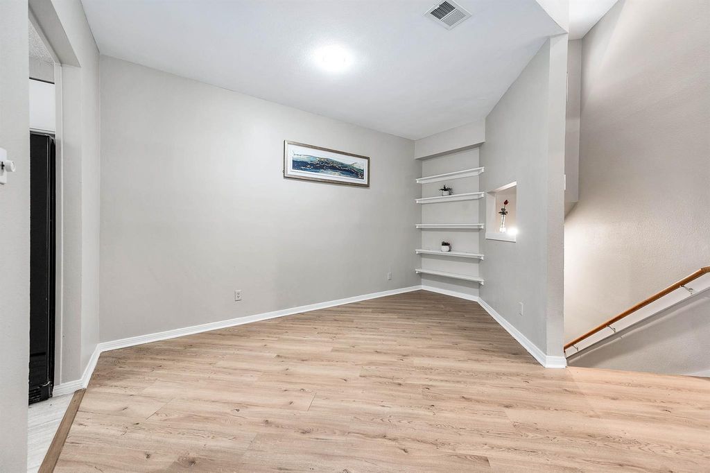 Flexible upstairs loft area at 4144 Greystone Way Unit 105
