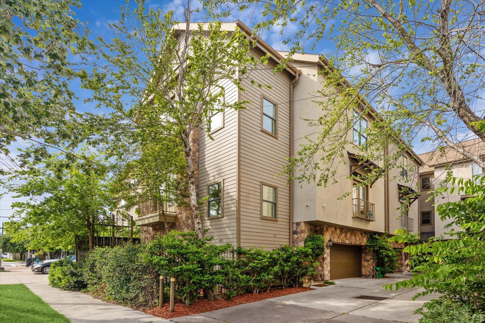 Exterior of 415 Tuam Street townhome in Midtown Houston