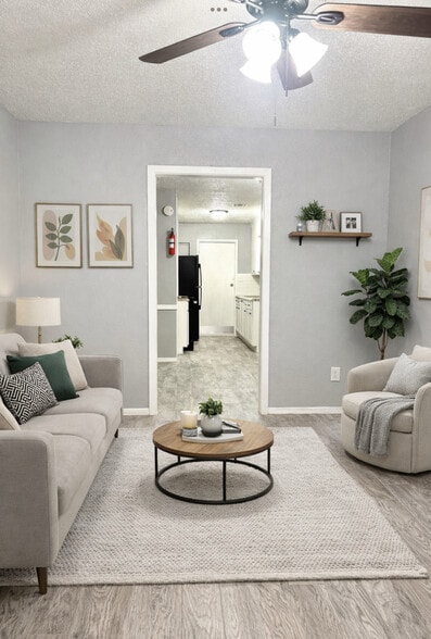 4515 Oxford St, Houston, TX 77022 房源实景 / property view — photo 3