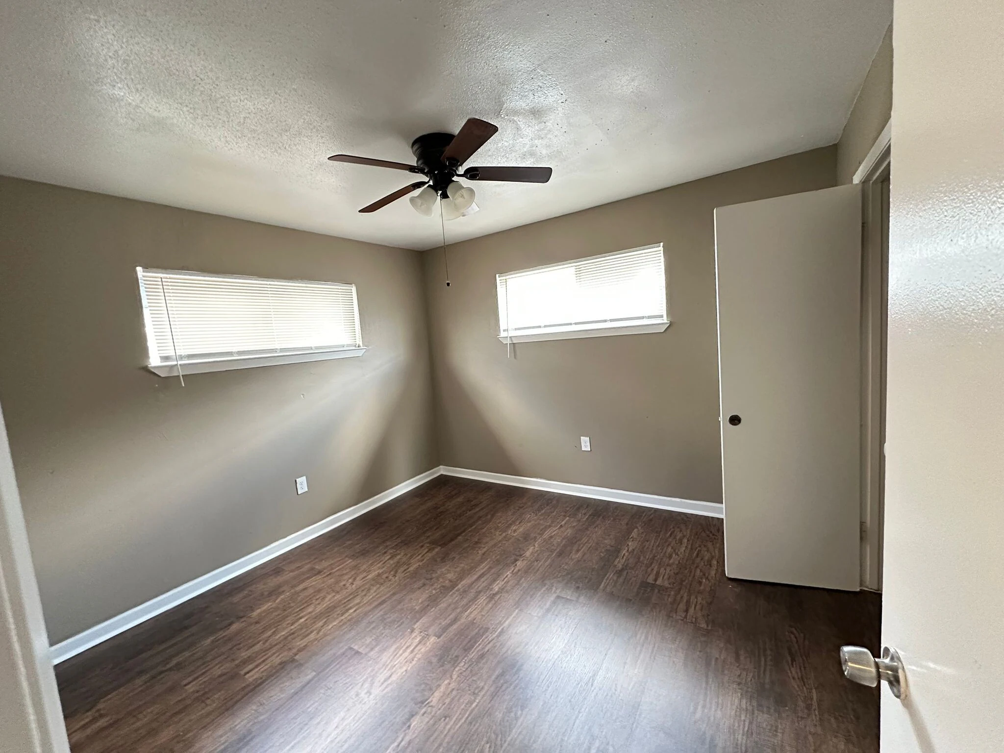 Apartment interior view 8 at 5408 Market St