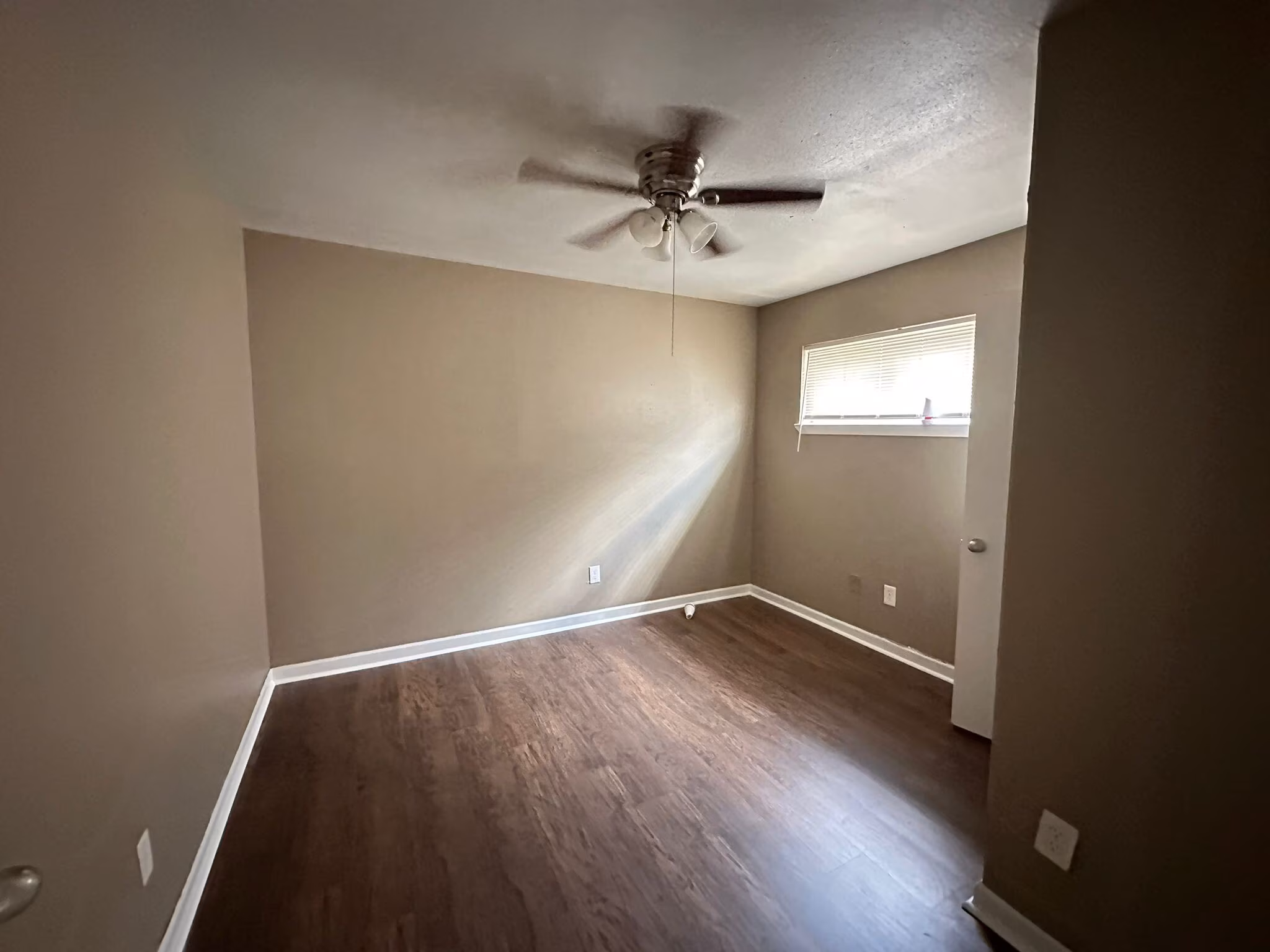 Apartment interior view 10 at 5408 Market St