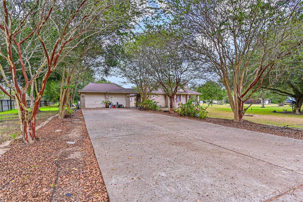 7003 Amie Ln CR879, Pearland, TX 77584 房源实景 / property view — photo 2