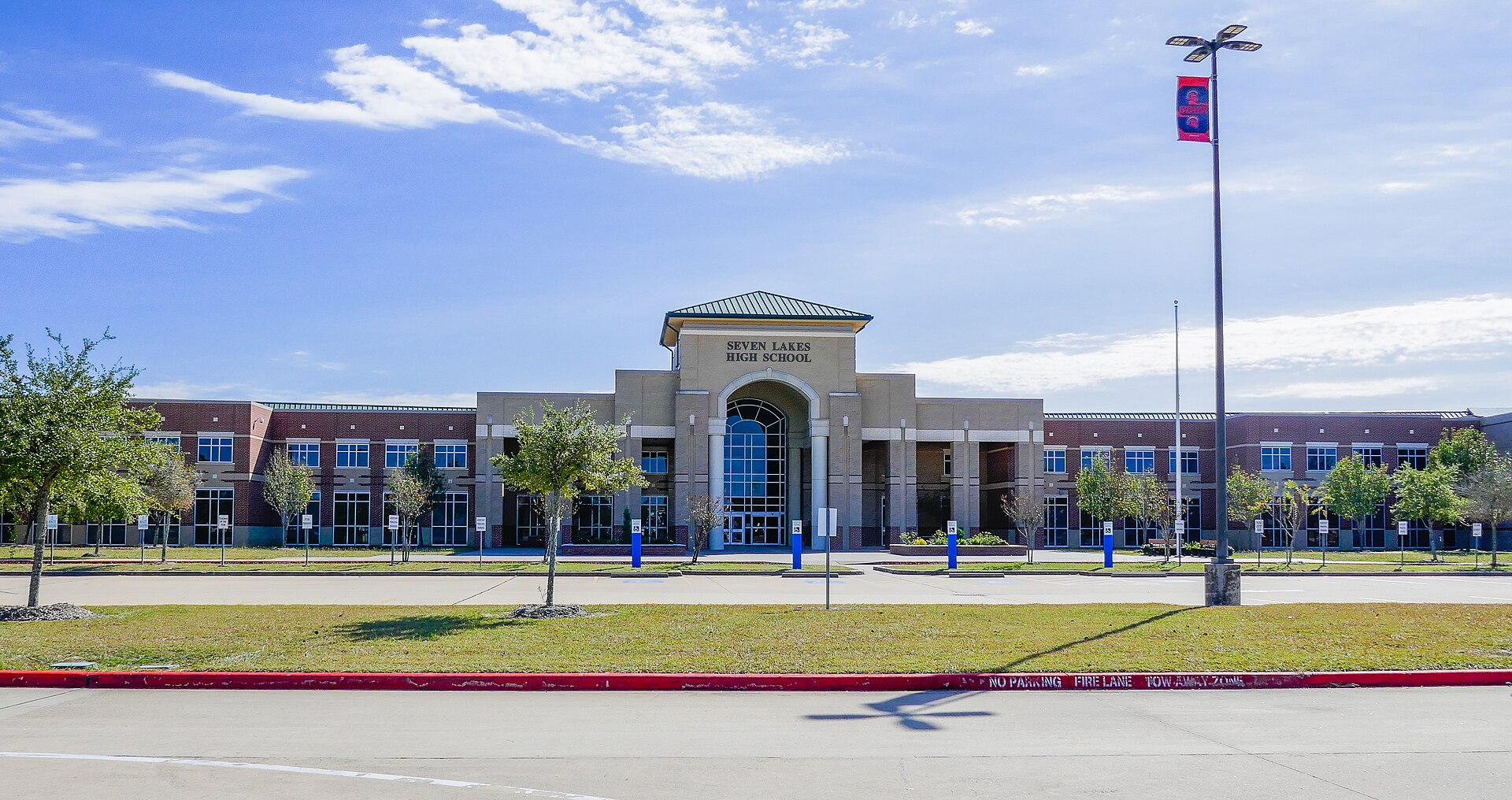 Seven Lakes High School in Greater Katy / 大Katy地区Seven Lakes High School校舍实景