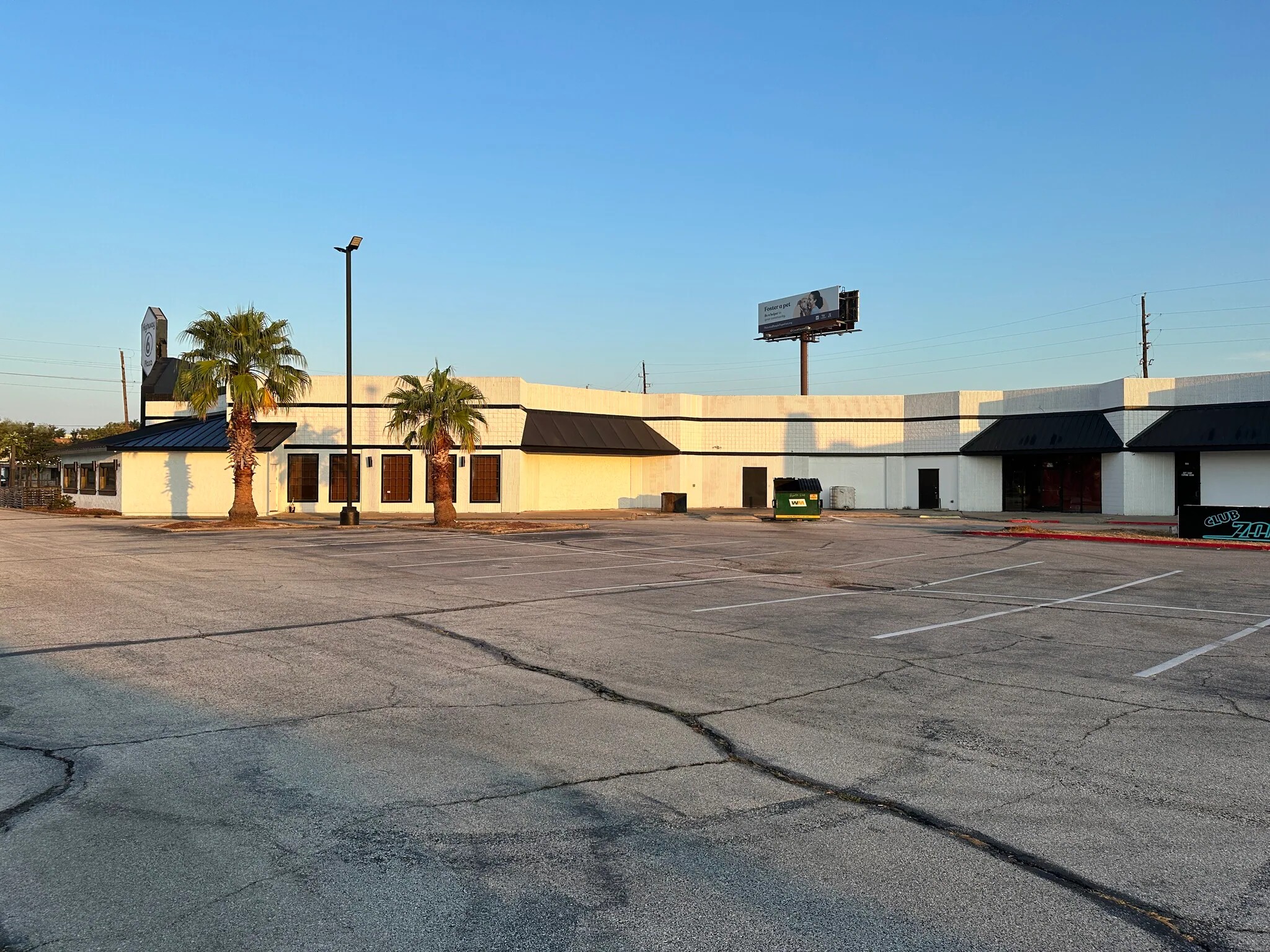Exterior and property view 2 of Highway 6 Plaza at 5920 Highway 6 N, Houston, TX 77084