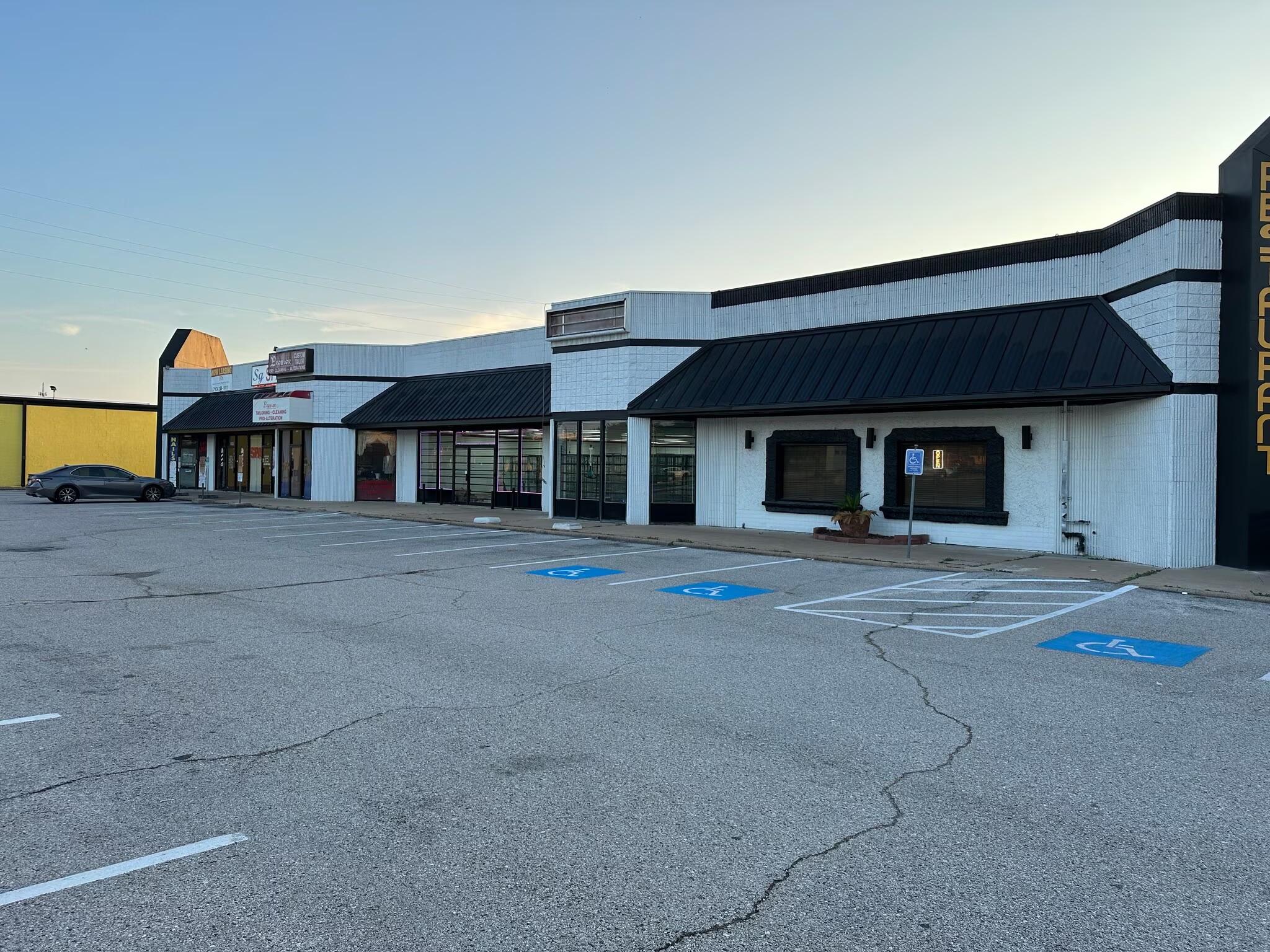 Exterior and property view 6 of Highway 6 Plaza at 5920 Highway 6 N, Houston, TX 77084