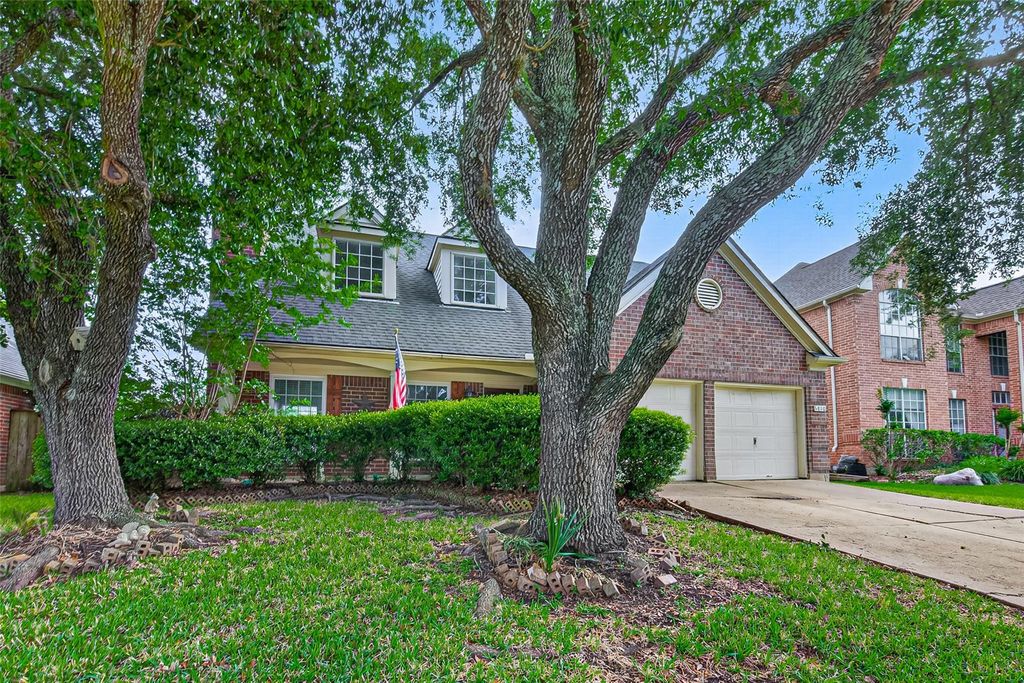 Photo 2 of 6810 Knoll Park Dr