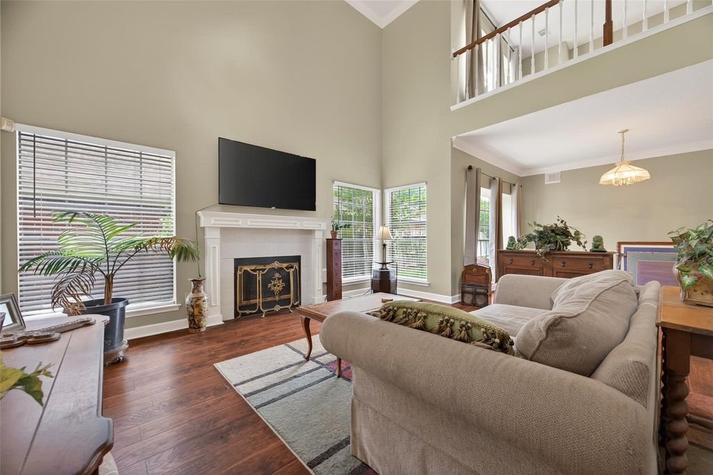 Photo 6 of 6810 Knoll Park Dr