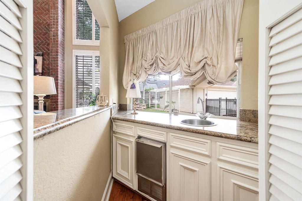 Photo 14 of 3702 Belle Grove Ln
