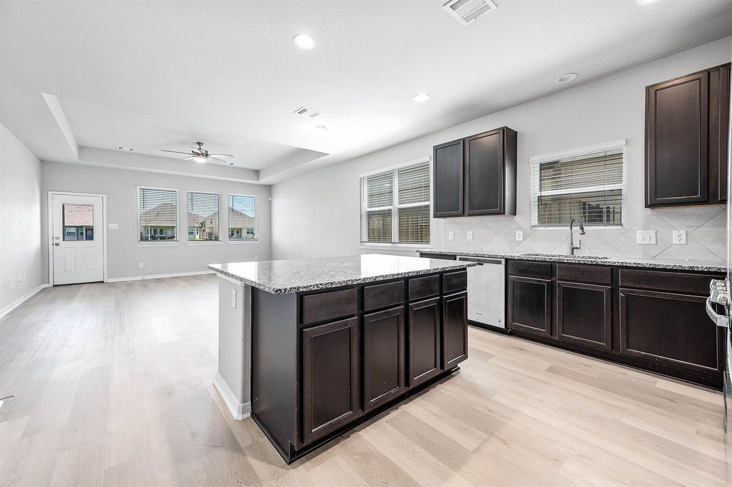 Photo 8 of 24635 Signorelli Way