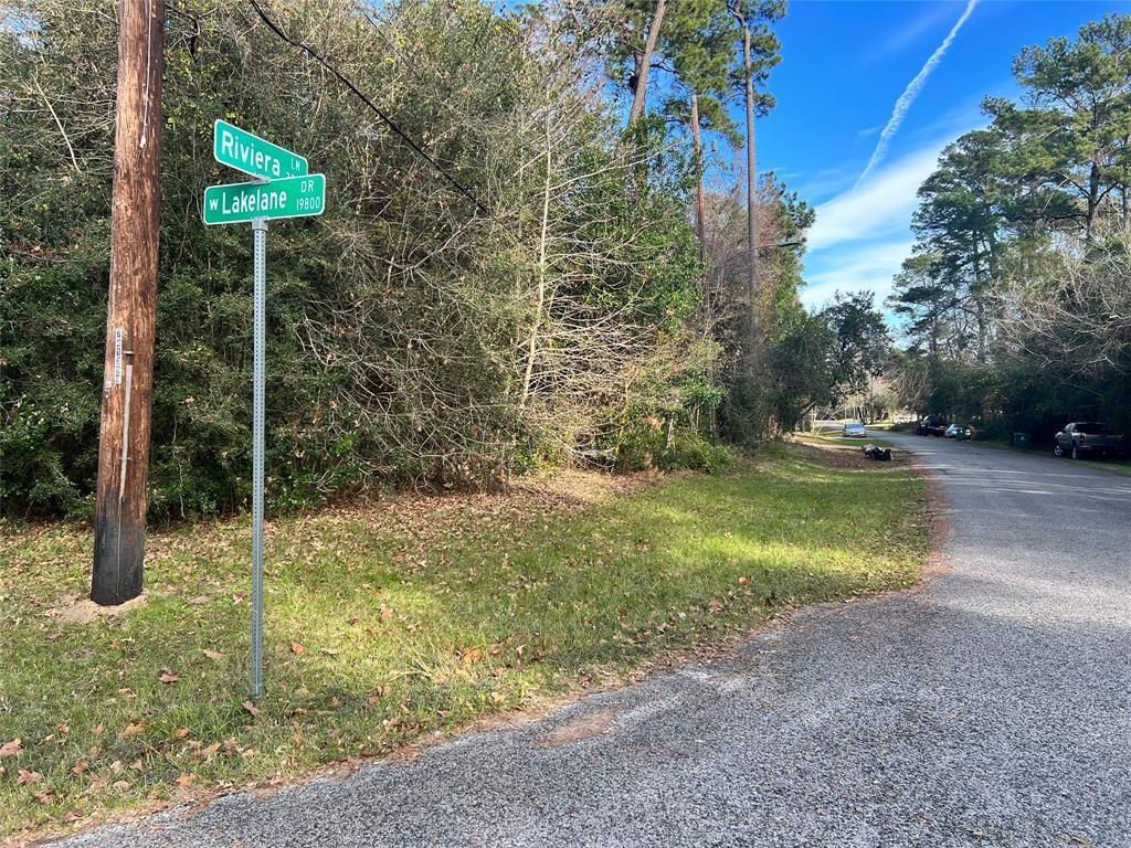 Photo 2 of 20247 W Lakelane