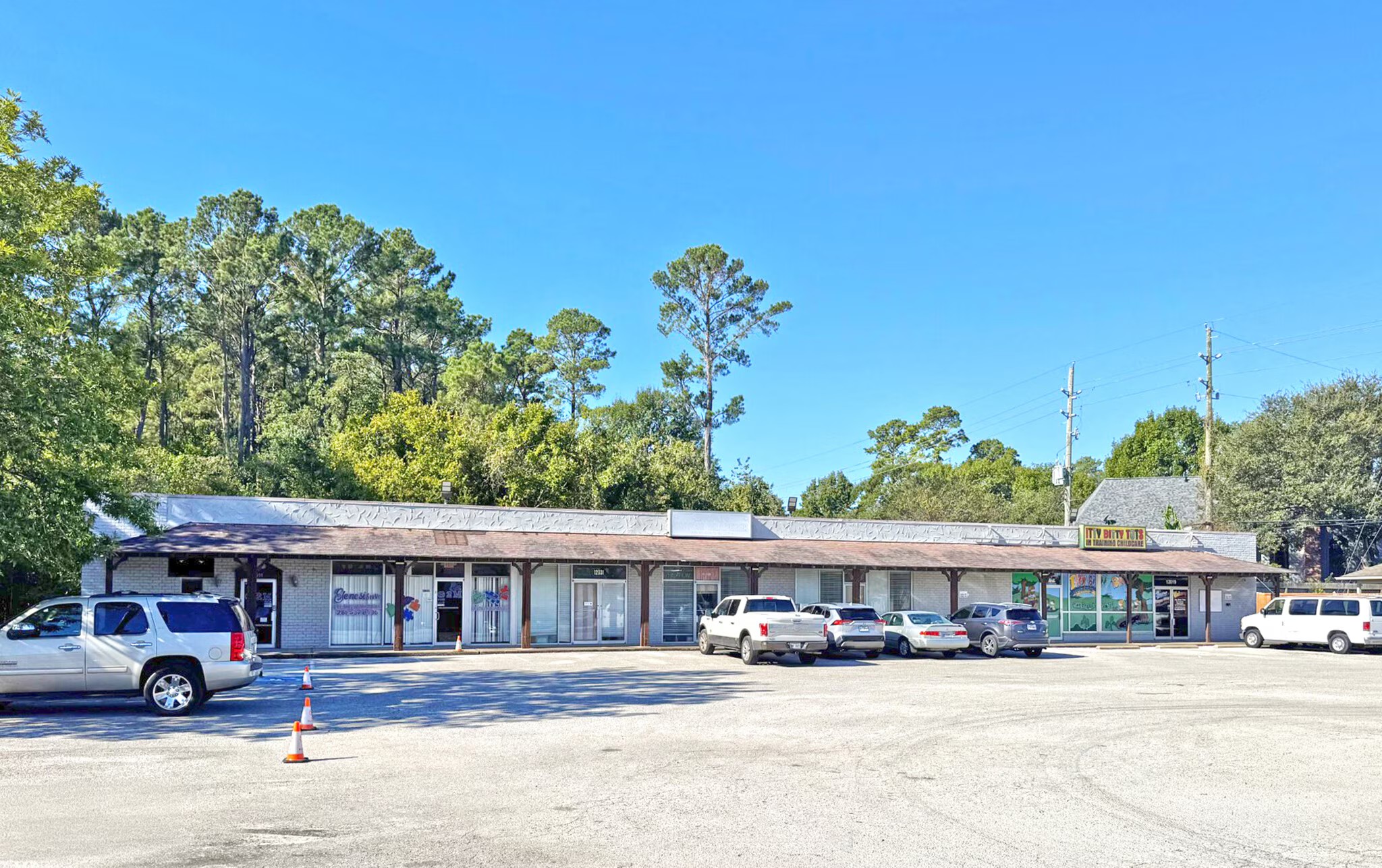 Exterior and property view 1 of Misty Valley Shopping Center at 12019-12035 Misty Valley, Houston, TX 77066