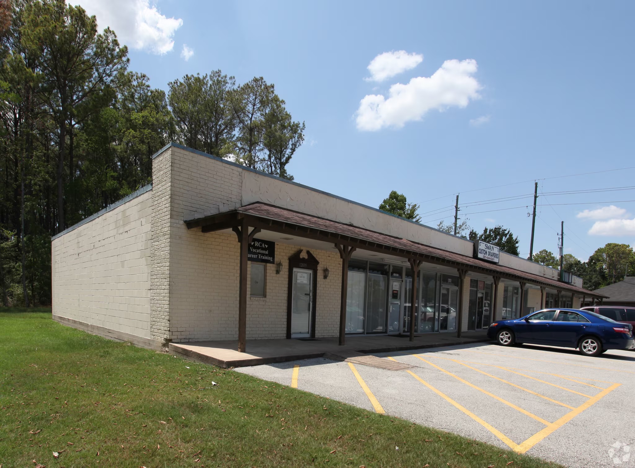 Exterior and property view 4 of Misty Valley Shopping Center at 12019-12035 Misty Valley, Houston, TX 77066
