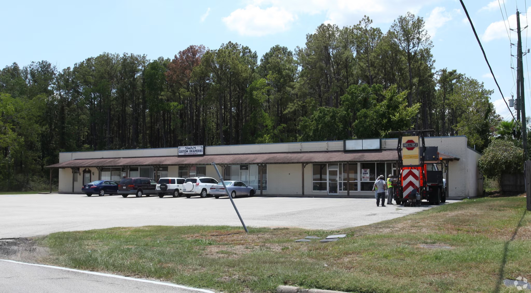 Exterior and property view 5 of Misty Valley Shopping Center at 12019-12035 Misty Valley, Houston, TX 77066