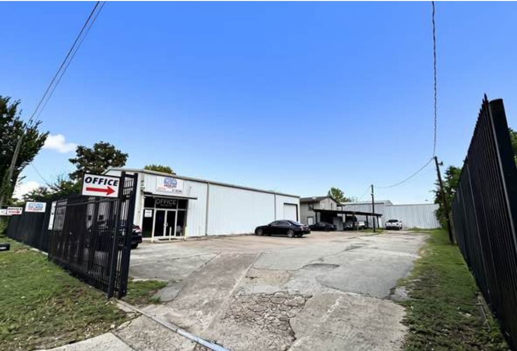 1453 Hopper Rd, Houston, TX 77093 — property photo 1