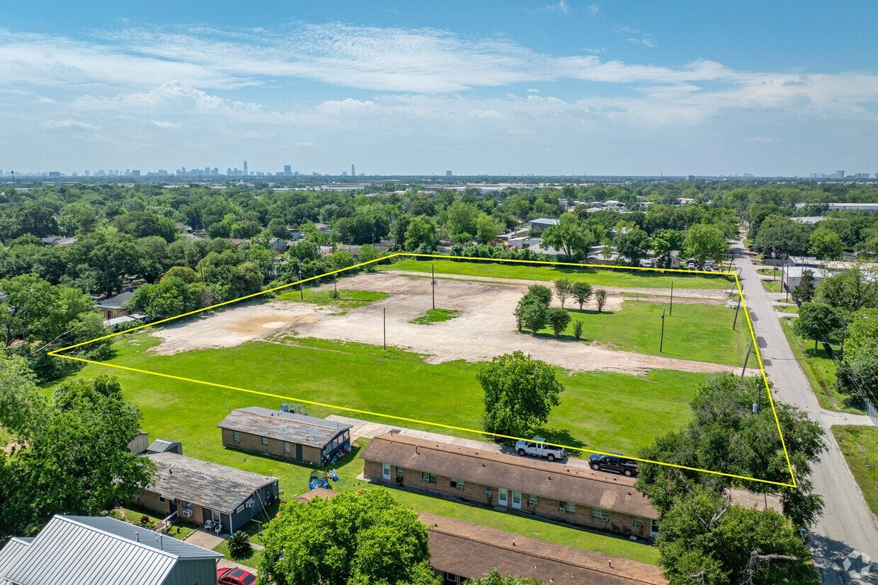 4134 Southerland Rd, Houston, TX 77092 — property photo 1