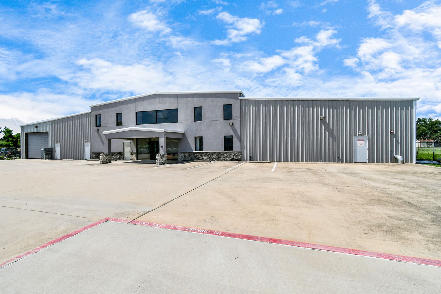 12506 Taylor Rd industrial warehouse exterior / 12506 Taylor Rd 工业仓库外观