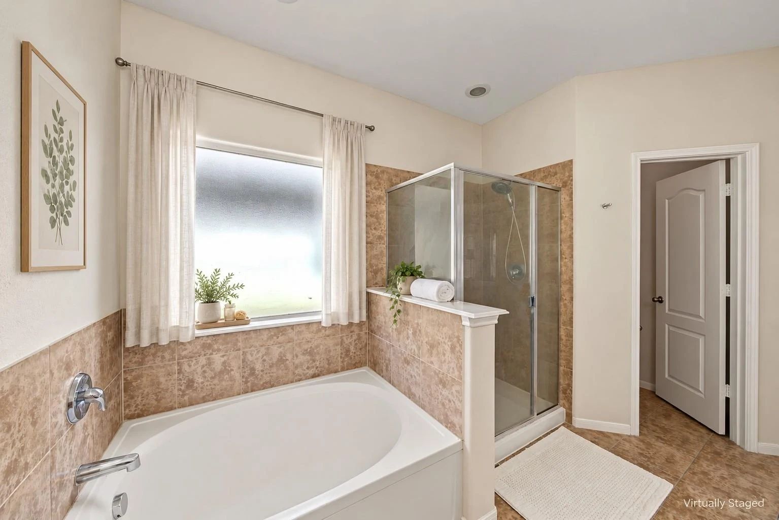 Primary bathroom with soaking tub, double sinks and separate shower | 带泡澡浴缸、双洗手台和独立淋浴的主卫