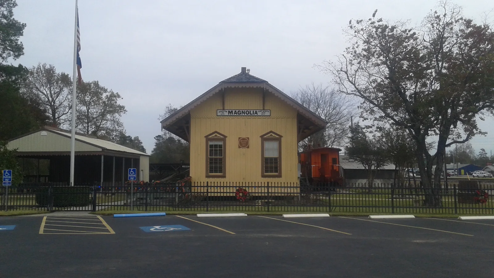Licensed real photograph of the historic Magnolia, Texas train depot / 德州Magnolia历史火车站授权实景照片