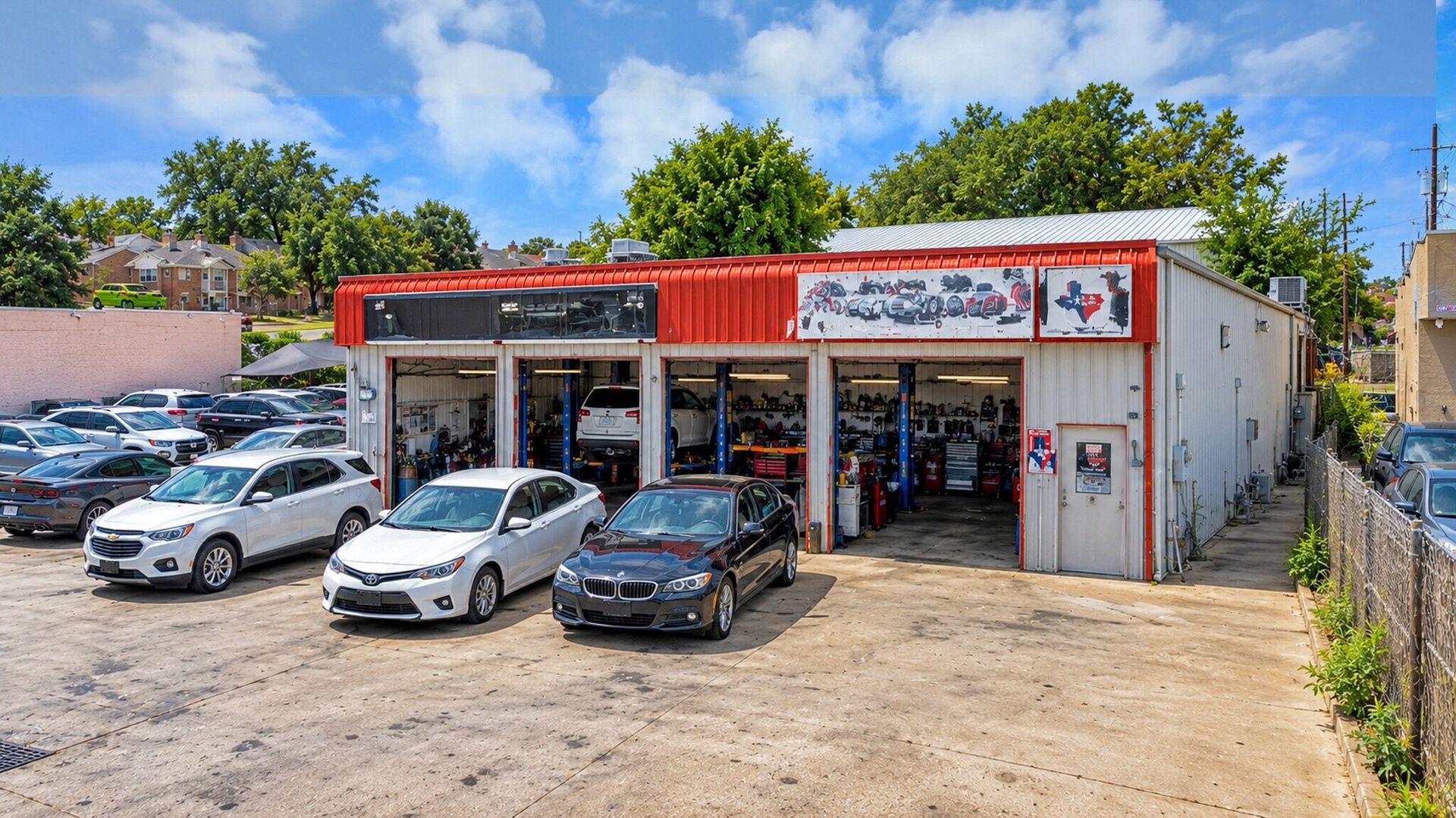 Closer street view of the automotive-service building and service bays | 汽车服务建筑及维修工位近距离临街照