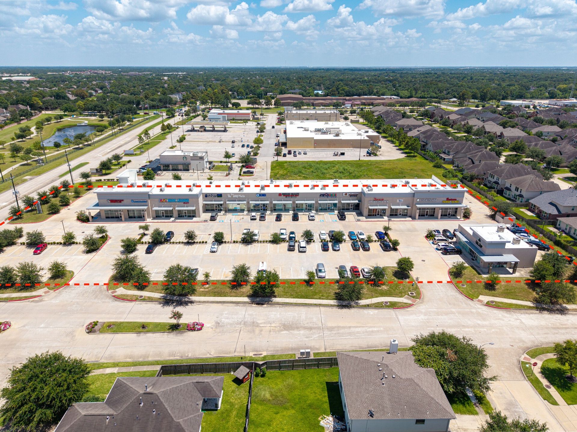 Front aerial view with the Katy Creek Ranch property boundary outlined | Katy Creek Ranch正面航拍及地块边界示意