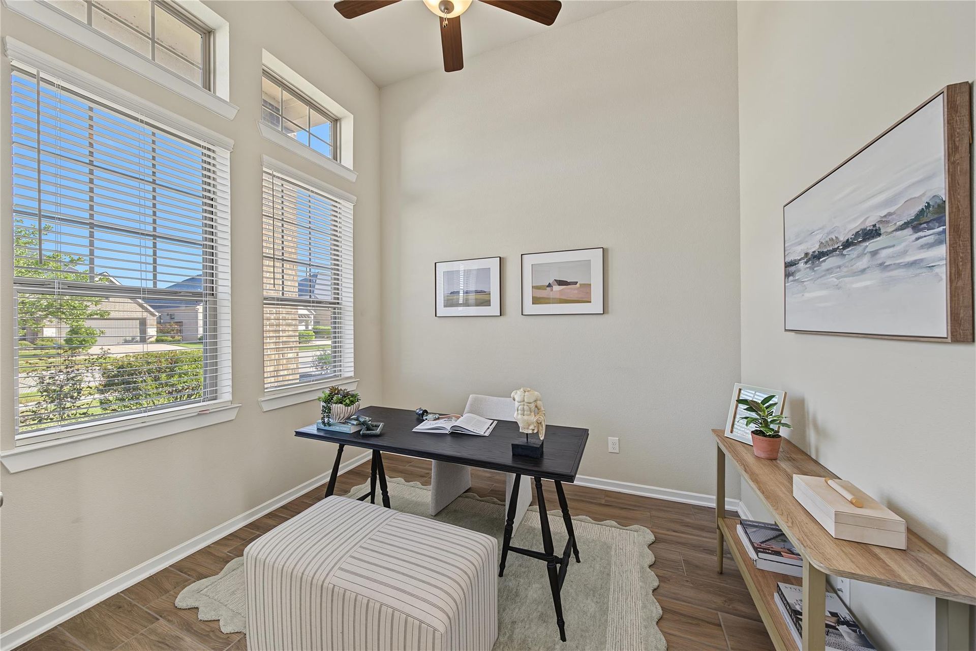 First-floor study staged as a home office | 一楼独立书房