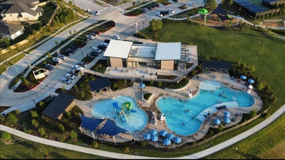 Cross Creek Ranch community pool and recreation area | Cross Creek Ranch社区泳池与休闲区
